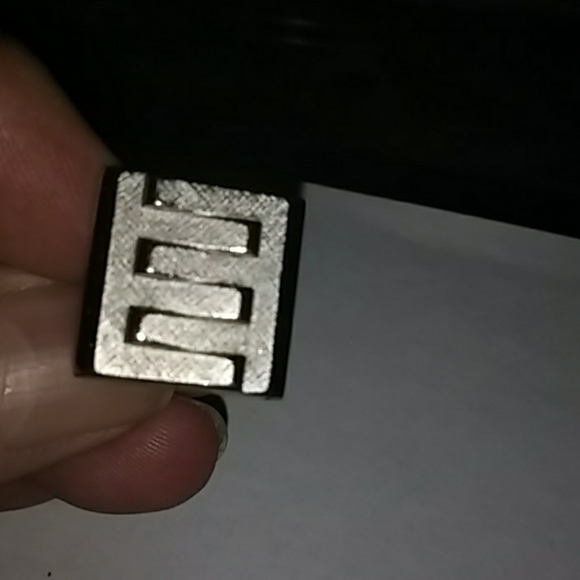 Cufflinks - Picture 2 of 3